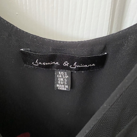 Jasmine and Juliana Small black tank top with mesh v neck and adjustable straps - Picture 3 of 6